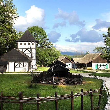Farm Stay Cardaklije Kulen Vakuf Eksteriør billede